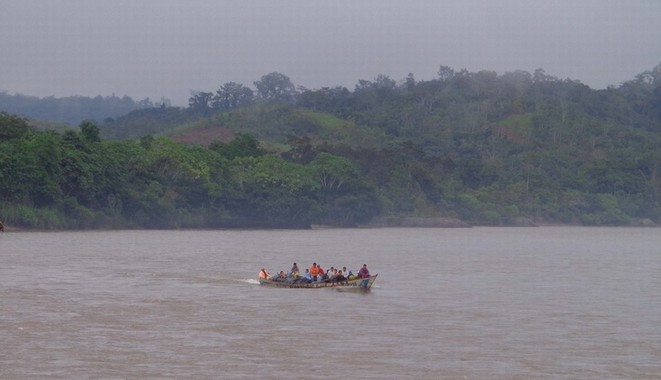trasporto cacao su fiume